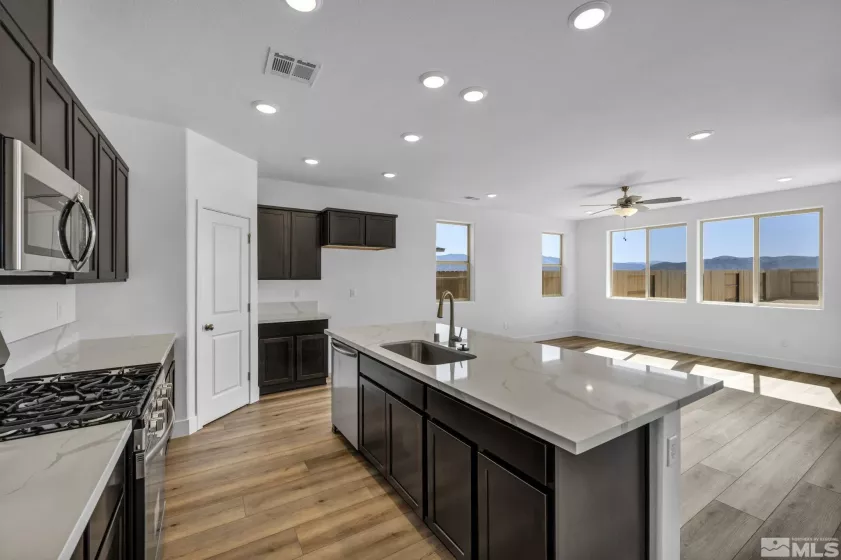 401 Solaris, Carson City, Nevada 89705, 3 Bedrooms Bedrooms, ,2 BathroomsBathrooms,Residential,Residential,Solaris,250001161
