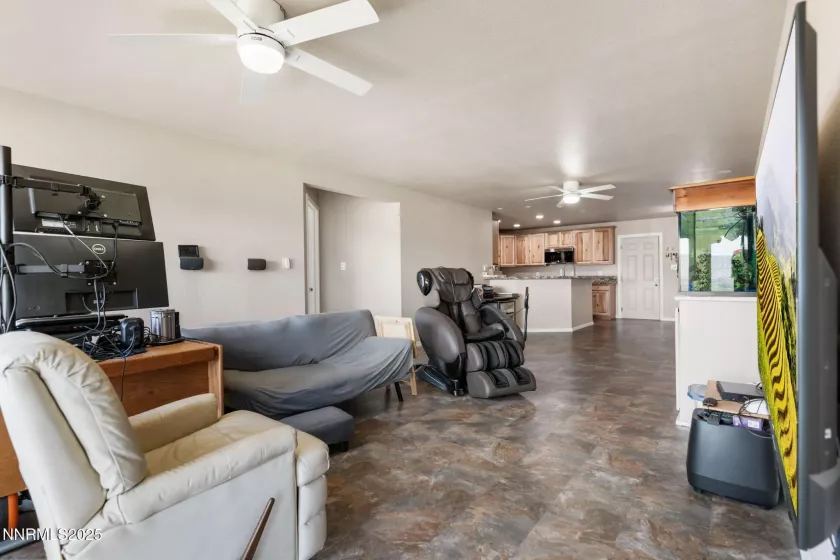 40 Flowery, Dayton, Nevada 89403, ,4 BathroomsBathrooms,Residential,Residential,Flowery,250050392