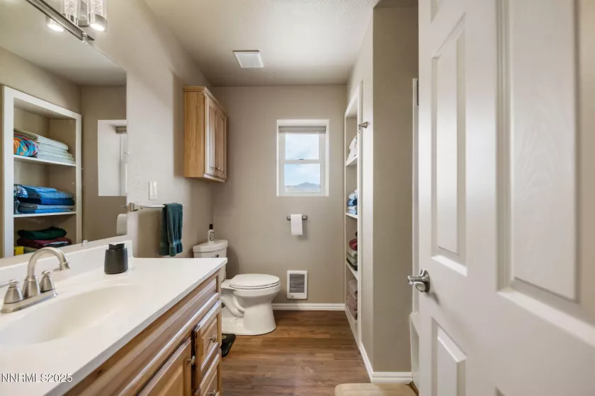 40 Flowery, Dayton, Nevada 89403, ,4 BathroomsBathrooms,Residential,Residential,Flowery,250050392