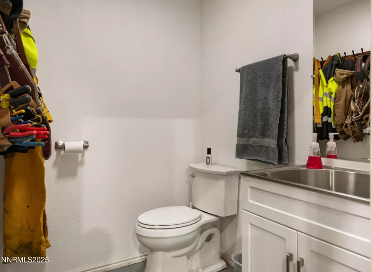 40 Flowery, Dayton, Nevada 89403, ,4 BathroomsBathrooms,Residential,Residential,Flowery,250050392