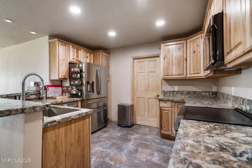 40 Flowery, Dayton, Nevada 89403, ,4 BathroomsBathrooms,Residential,Residential,Flowery,250050392