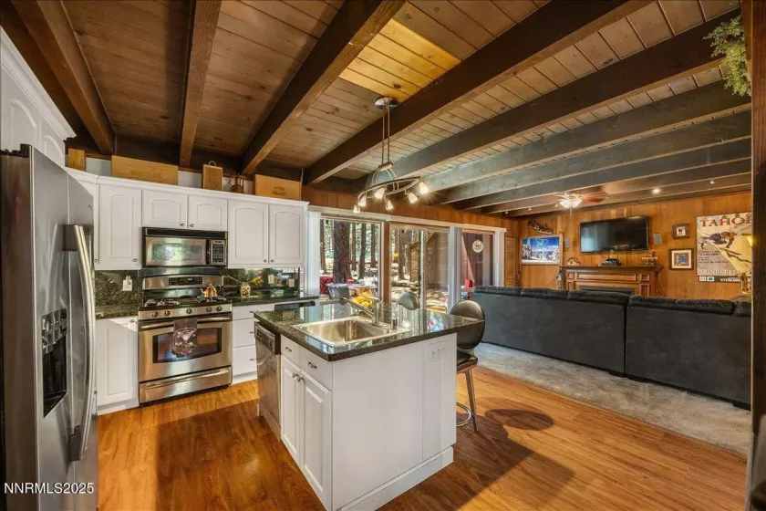 860 Gardner, South Lake Tahoe, California 96150, 3 Bedrooms Bedrooms, ,2 BathroomsBathrooms,Residential,Residential,Gardner,250050396