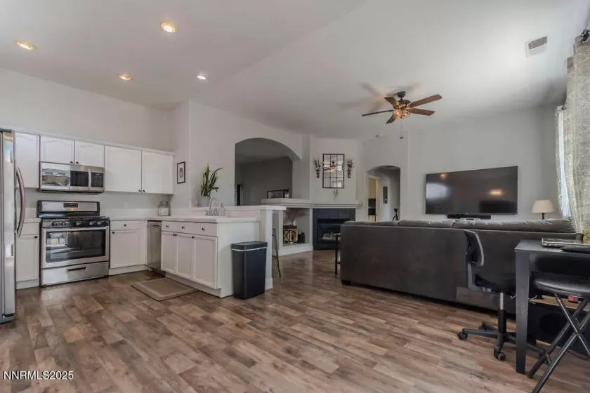 1063 Brierwood, Fernley, Nevada 89408, 3 Bedrooms Bedrooms, ,2 BathroomsBathrooms,Residential,Residential,Brierwood,250050403