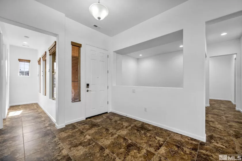 Entry/Foyer