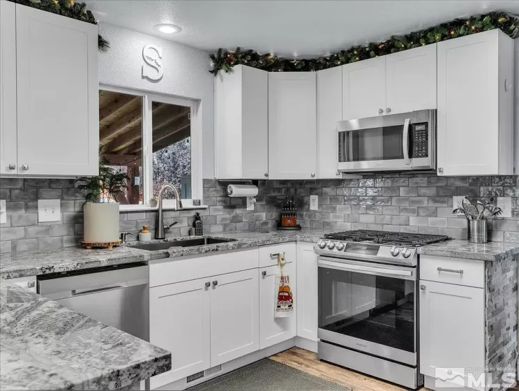 17711 Papa Bear, Reno, Nevada 89508, 4 Bedrooms Bedrooms, ,3 BathroomsBathrooms,Residential,Residential,Papa Bear,250004868
