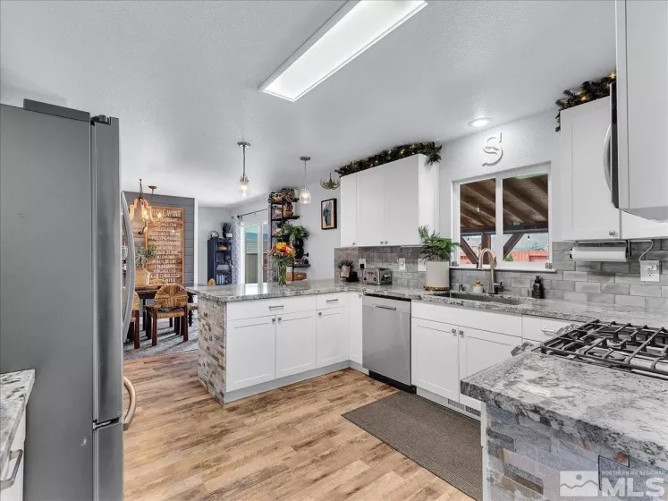 17711 Papa Bear, Reno, Nevada 89508, 4 Bedrooms Bedrooms, ,3 BathroomsBathrooms,Residential,Residential,Papa Bear,250004868