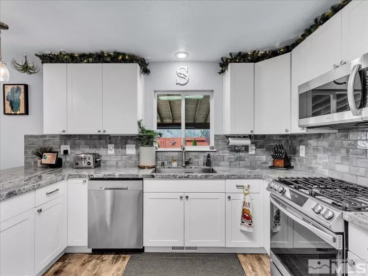 17711 Papa Bear, Reno, Nevada 89508, 4 Bedrooms Bedrooms, ,3 BathroomsBathrooms,Residential,Residential,Papa Bear,250004868