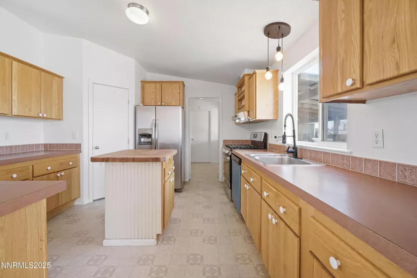 11575 Fulkerson, Fallon, Nevada 89406, 3 Bedrooms Bedrooms, ,2 BathroomsBathrooms,Residential,Residential,Fulkerson,250050435