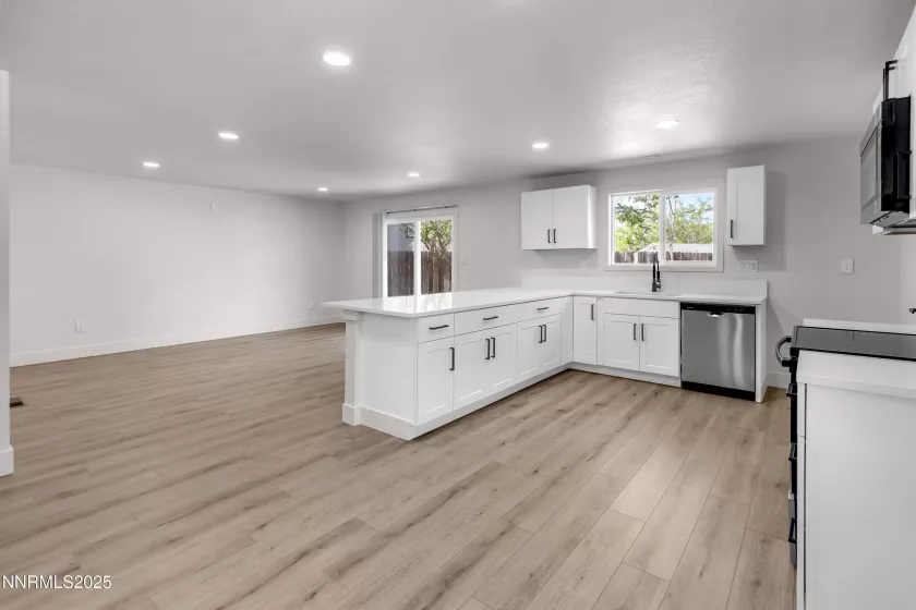 1717 Rio Tinto, Sparks, Nevada 89434, 4 Bedrooms Bedrooms, ,2 BathroomsBathrooms,Residential,Residential,Rio Tinto,250050436