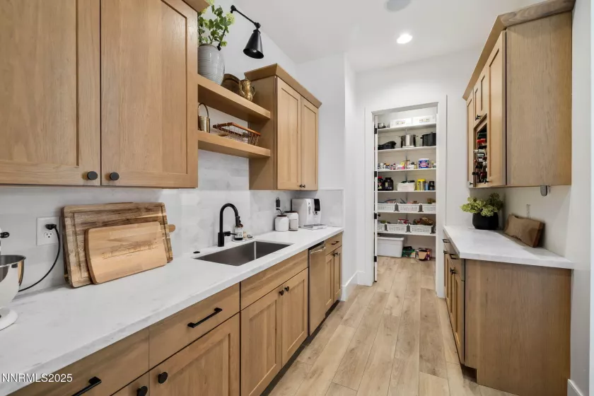 6300 Trailblazer, Reno, Nevada 89511, 5 Bedrooms Bedrooms, ,6 BathroomsBathrooms,Residential,Residential,Trailblazer,250050438