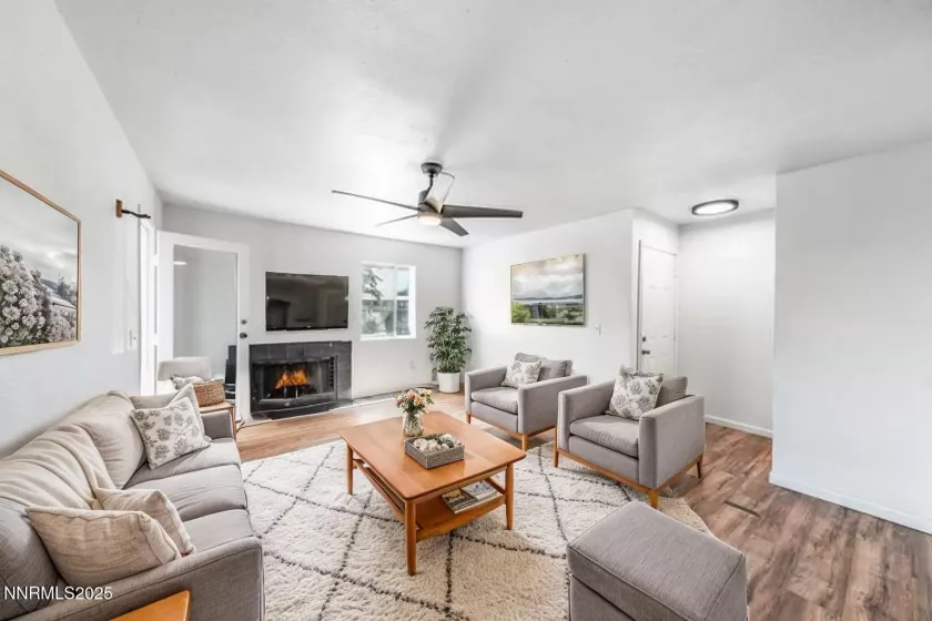 2400 Tripp, Reno, Nevada 89512, 2 Bedrooms Bedrooms, ,2 BathroomsBathrooms,Residential,Residential,Tripp,250050446