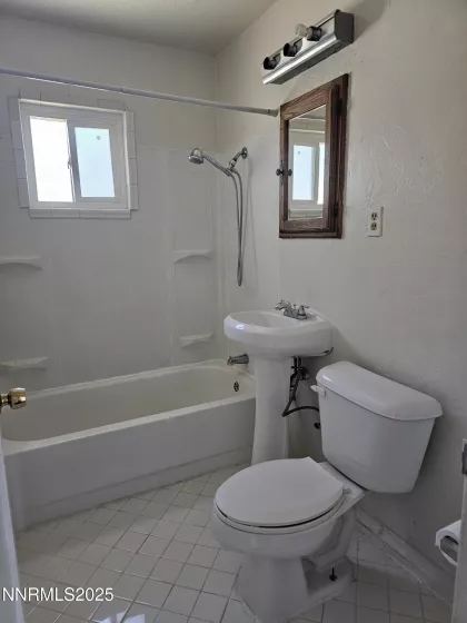 121 English, Hawthorne, Nevada 89415, 2 Bedrooms Bedrooms, ,1 BathroomBathrooms,Residential,Residential,English,250050445