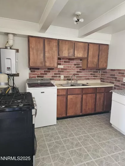 121 English, Hawthorne, Nevada 89415, 2 Bedrooms Bedrooms, ,1 BathroomBathrooms,Residential,Residential,English,250050445