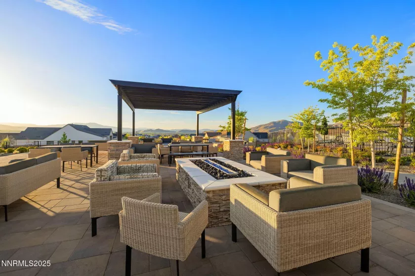 Outdoor BBQ's & Firepit