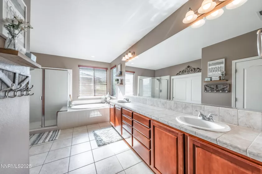471 Shire, Reno, Nevada 89521, 4 Bedrooms Bedrooms, ,3 BathroomsBathrooms,Residential,Residential,Shire,250050448