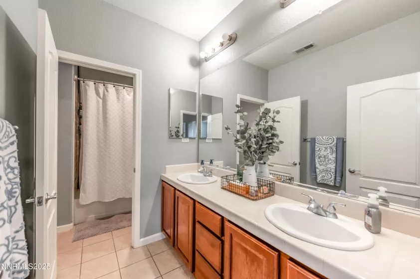 471 Shire, Reno, Nevada 89521, 4 Bedrooms Bedrooms, ,3 BathroomsBathrooms,Residential,Residential,Shire,250050448