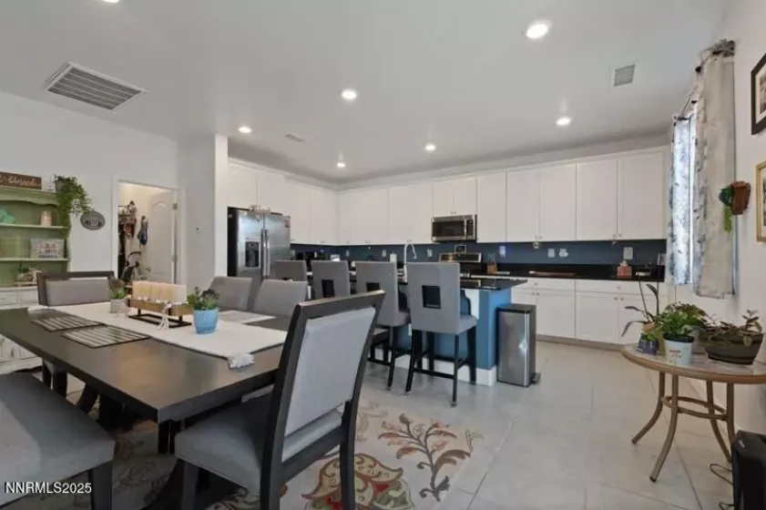 6127 Red Stable, Sparks, Nevada 89436, 3 Bedrooms Bedrooms, ,3 BathroomsBathrooms,Residential,Residential,Red Stable,250050456