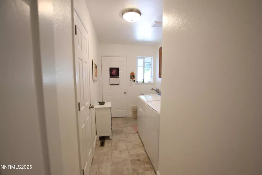1017 Rose Bud, Yerington, Nevada 89447, 3 Bedrooms Bedrooms, ,2 BathroomsBathrooms,Residential,Residential,Rose Bud,250050458
