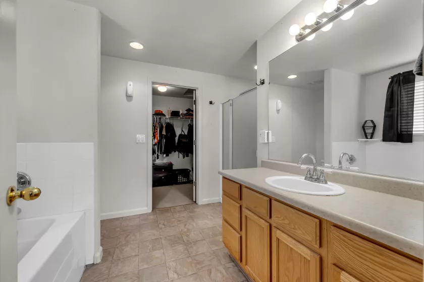 1641 Meadows, Fernley, Nevada 89408, 3 Bedrooms Bedrooms, ,2 BathroomsBathrooms,Residential,Residential,Meadows,250050459