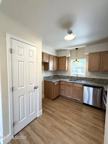 675 Taylor, Reno, Nevada 89502, 2 Bedrooms Bedrooms, ,2 BathroomsBathrooms,Residential,Residential,Taylor,250050461