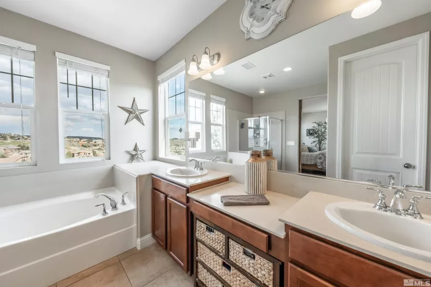 2020 Heavenly View, Reno, Nevada 89523, 5 Bedrooms Bedrooms, ,4 BathroomsBathrooms,Residential,Residential,Heavenly View,250005334