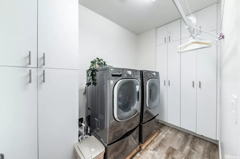 2020 Heavenly View, Reno, Nevada 89523, 5 Bedrooms Bedrooms, ,4 BathroomsBathrooms,Residential,Residential,Heavenly View,250005334