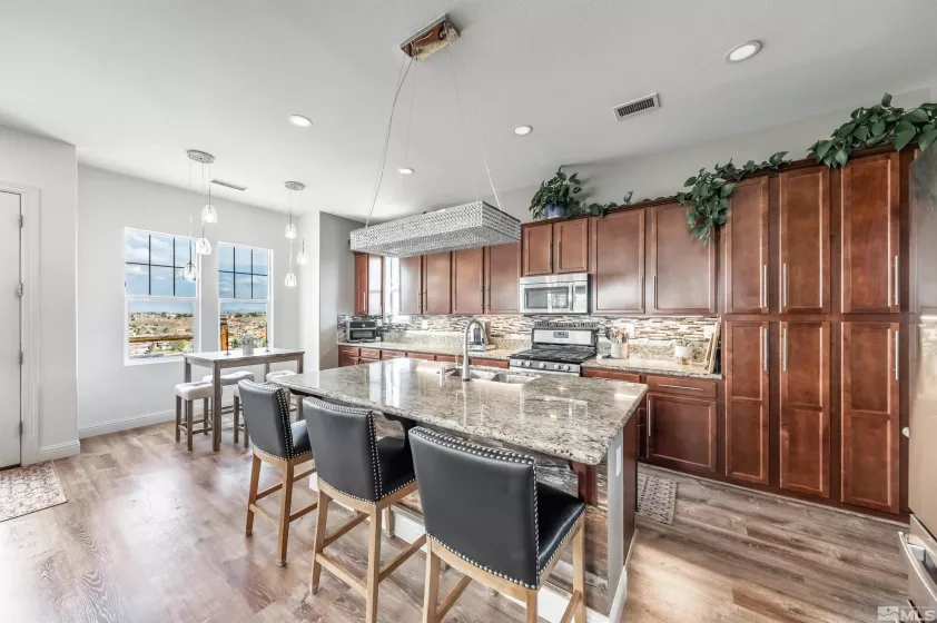 2020 Heavenly View, Reno, Nevada 89523, 5 Bedrooms Bedrooms, ,4 BathroomsBathrooms,Residential,Residential,Heavenly View,250005334