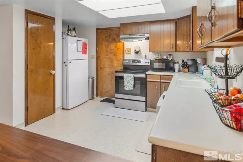700 Ivy, Carson City, Nevada 89703, 3 Bedrooms Bedrooms, ,3 BathroomsBathrooms,Residential,Residential,Ivy,240014586