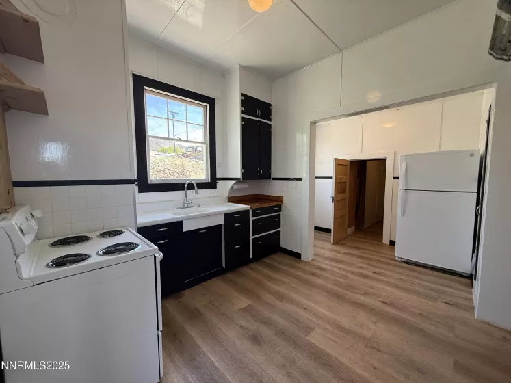 141 University, Tonopah, Nevada 89049, 2 Bedrooms Bedrooms, ,1 BathroomBathrooms,Residential,Residential,University,250050483