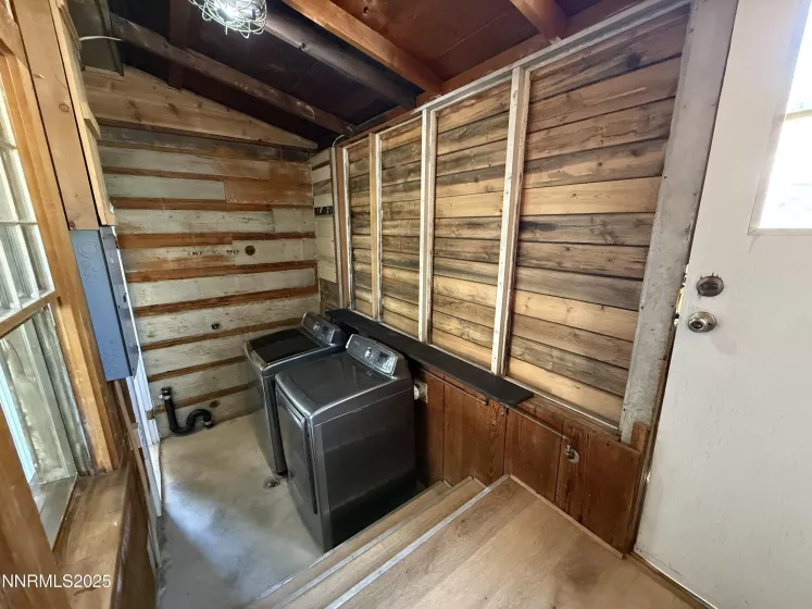 141 University, Tonopah, Nevada 89049, 2 Bedrooms Bedrooms, ,1 BathroomBathrooms,Residential,Residential,University,250050483