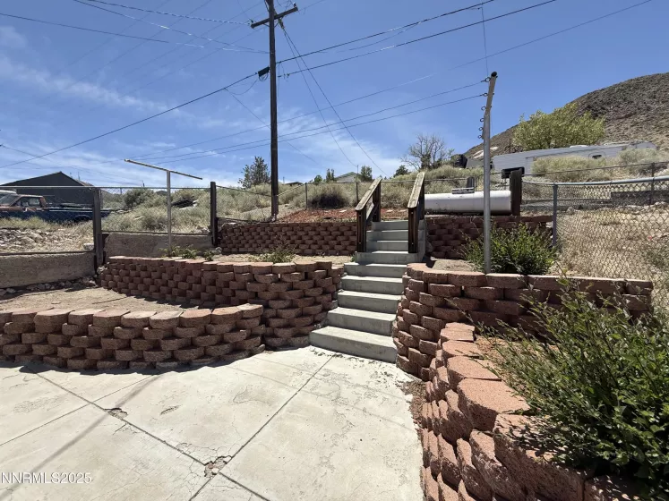 141 University, Tonopah, Nevada 89049, 2 Bedrooms Bedrooms, ,1 BathroomBathrooms,Residential,Residential,University,250050483