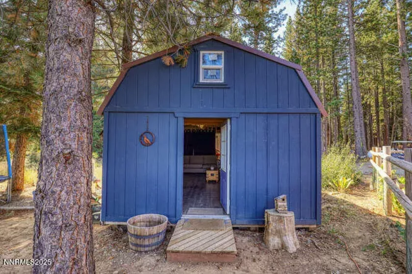 1015 Mountain Quail, Calpine, California 96124, 4 Bedrooms Bedrooms, ,3 BathroomsBathrooms,Residential,Residential,Mountain Quail,250050516