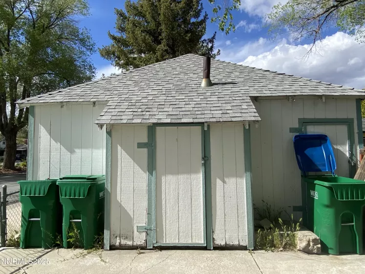 403 N Walsh garage tool shed