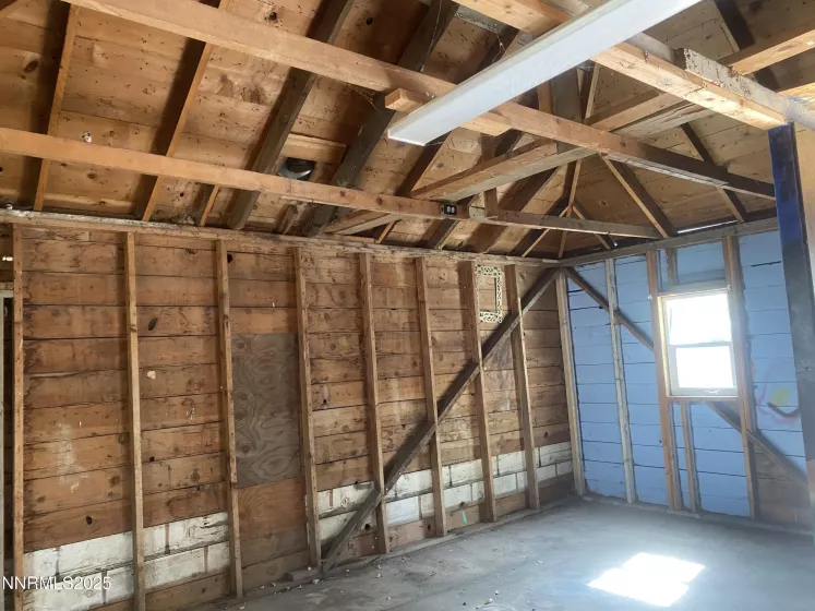 Garage 403 N Walsh