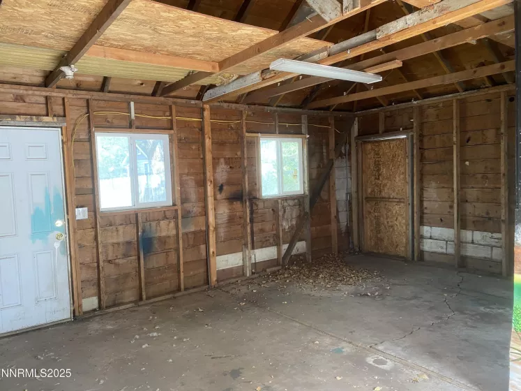 Garage 403 N Walsh
