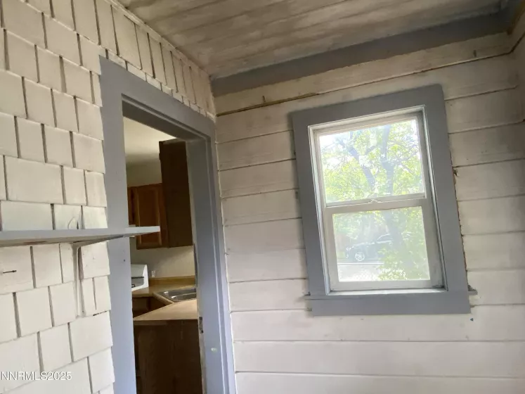 401 N Walsh Enclosed back porch/utility room