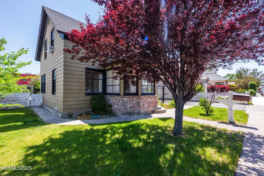 1417 Douglas, Gardnerville, Nevada 89410, 3 Bedrooms Bedrooms, ,2 BathroomsBathrooms,Residential,Residential,Douglas,250050519