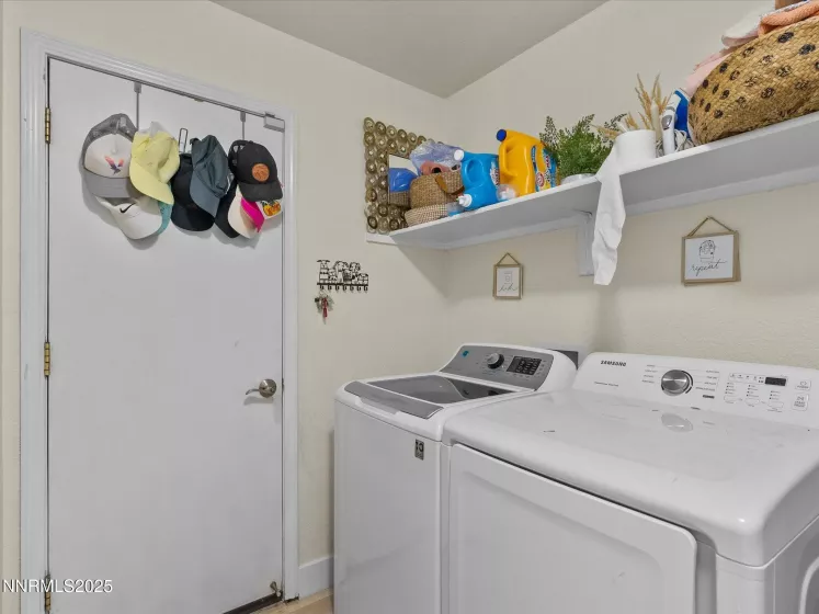 6485 Oneida, Sun Valley, Nevada 89433, 3 Bedrooms Bedrooms, ,2 BathroomsBathrooms,Residential,Residential,Oneida,250050521