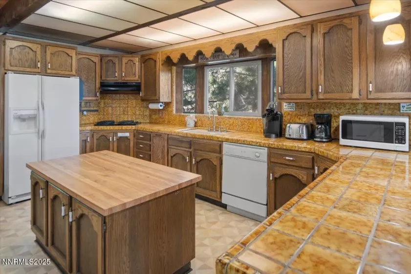 610 Don, Zephyr Cove, Nevada 89448, 6 Bedrooms Bedrooms, ,5 BathroomsBathrooms,Residential,Residential,Don,250050522