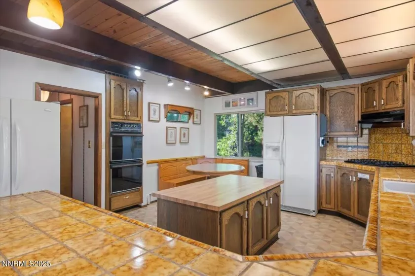 610 Don, Zephyr Cove, Nevada 89448, 6 Bedrooms Bedrooms, ,5 BathroomsBathrooms,Residential,Residential,Don,250050522