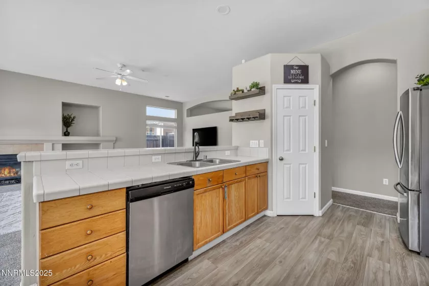 908 Jones, Fernley, Nevada 89408, 4 Bedrooms Bedrooms, ,2 BathroomsBathrooms,Residential,Residential,Jones,250050539