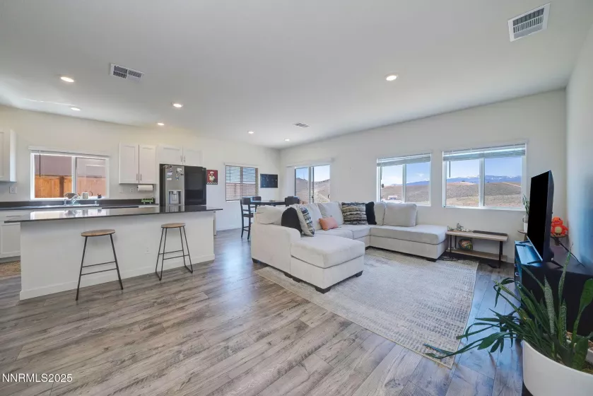 2040 Painted Sky, Sun Valley, Nevada 89433, 5 Bedrooms Bedrooms, ,3 BathroomsBathrooms,Residential,Residential,Painted Sky,250050540
