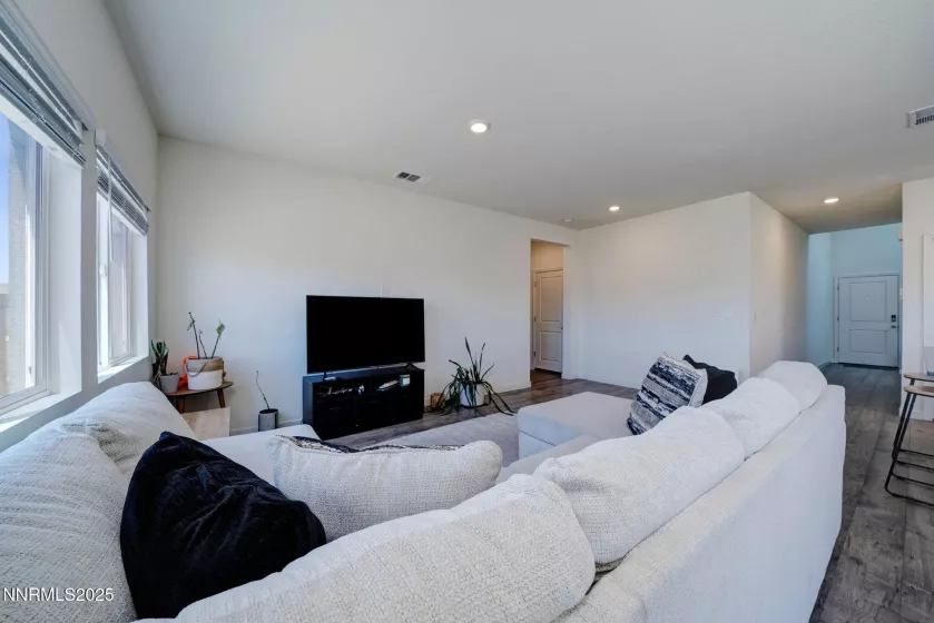 2040 Painted Sky, Sun Valley, Nevada 89433, 5 Bedrooms Bedrooms, ,3 BathroomsBathrooms,Residential,Residential,Painted Sky,250050540