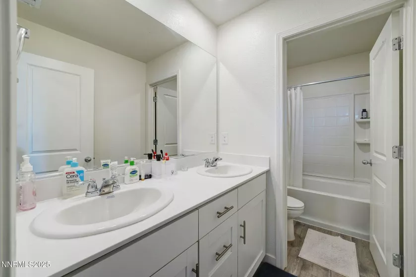 2040 Painted Sky, Sun Valley, Nevada 89433, 5 Bedrooms Bedrooms, ,3 BathroomsBathrooms,Residential,Residential,Painted Sky,250050540