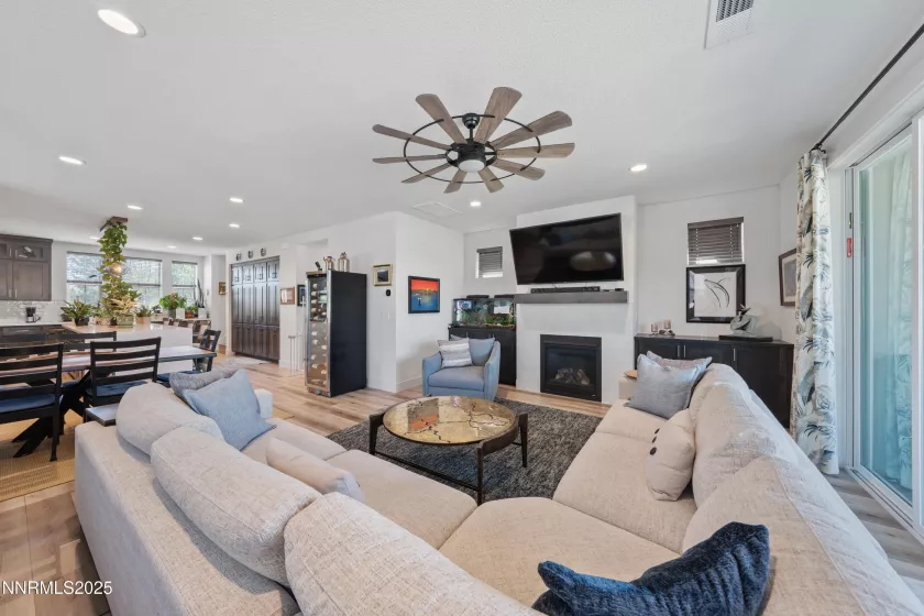 1326 Little, Carson City, Nevada 89701, 4 Bedrooms Bedrooms, ,4 BathroomsBathrooms,Residential,Residential,Little,250050550
