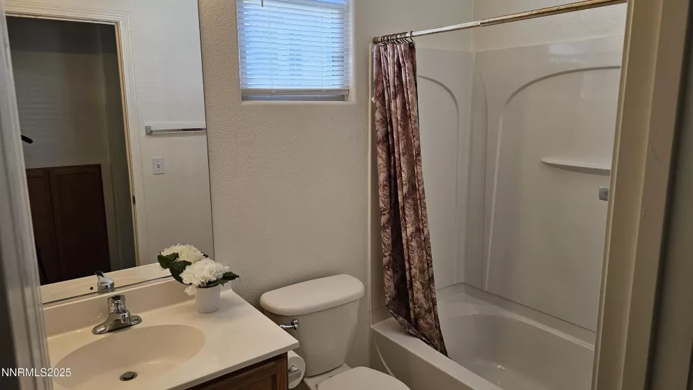 1871 Cosenza, Sparks, Nevada 89434, 2 Bedrooms Bedrooms, ,2 BathroomsBathrooms,Residential,Residential,Cosenza,250050560