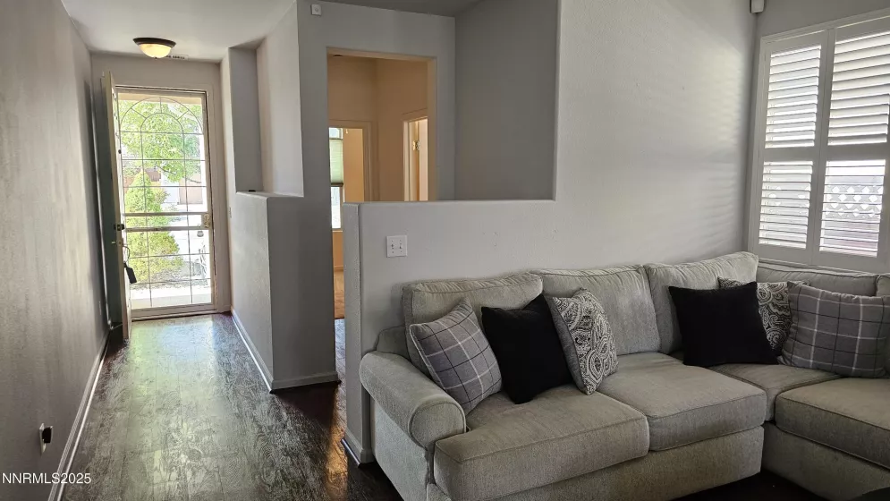 1871 Cosenza, Sparks, Nevada 89434, 2 Bedrooms Bedrooms, ,2 BathroomsBathrooms,Residential,Residential,Cosenza,250050560