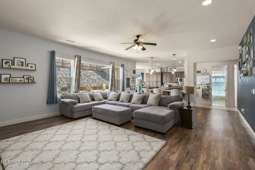 11760 Valley Crest, Sparks, Nevada 89441, 4 Bedrooms Bedrooms, ,3 BathroomsBathrooms,Residential,Residential,Valley Crest,250050562