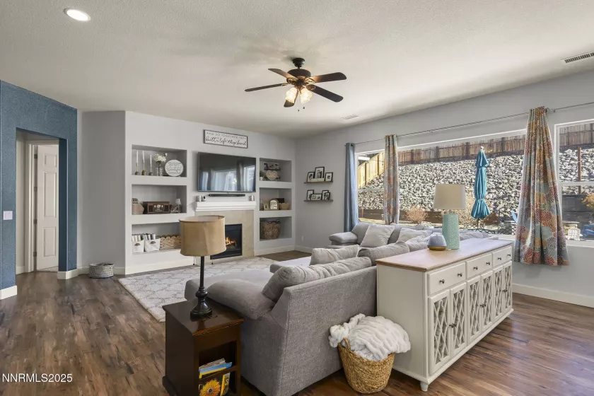 11760 Valley Crest, Sparks, Nevada 89441, 4 Bedrooms Bedrooms, ,3 BathroomsBathrooms,Residential,Residential,Valley Crest,250050562
