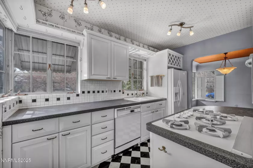 590 St Lawrence, Reno, Nevada 89509, 6 Bedrooms Bedrooms, ,5 BathroomsBathrooms,Residential,Residential,St Lawrence,250050473